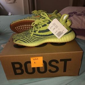 Yeezy Boost 350 Frozen Yellow size 9.5 DS